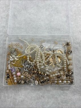 Mixed Pearl and Gold, Pearls & Gold Tones jewelry for shoes safety pins